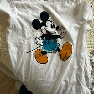 Levi's White Graphic T-Shirt